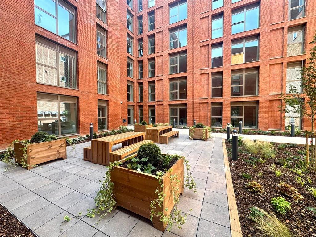 Communal garden 2 pic 5.jpeg