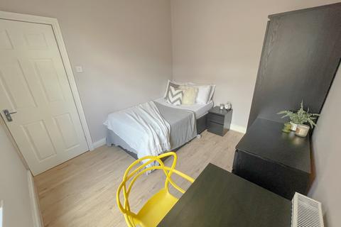 undefined, Ling Street, L7 2QF,