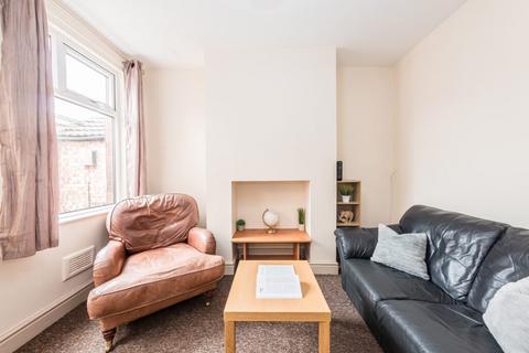 2 bedroom terraced house to rent, Leopold Road, Leicester LE2
