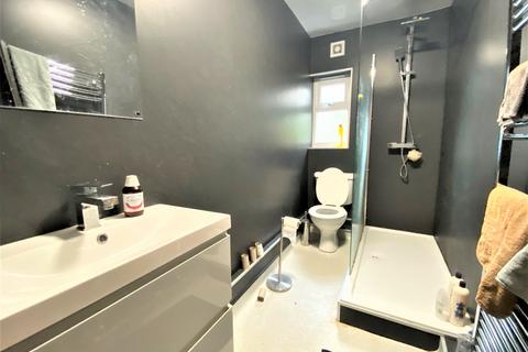 6 bedroom house to rent, King Edwards Road, Brynmill, Swansea