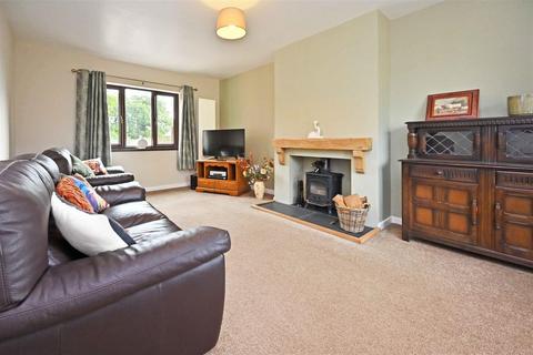 4 bedroom semi-detached house for sale, Meadowside, Saverley Green