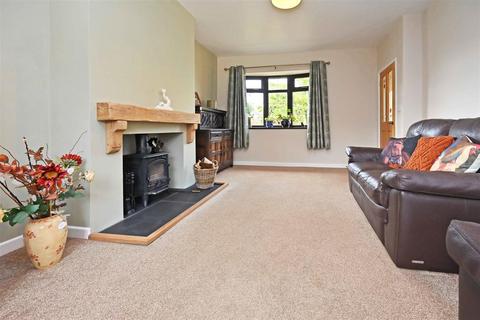4 bedroom semi-detached house for sale, Meadowside, Saverley Green