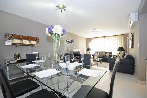 3 bedroom apartment to rent, St. Johns Wood, London NW8