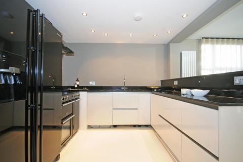 3 bedroom apartment to rent, St. Johns Wood, London NW8