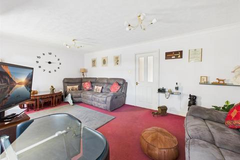 undefined, Glaisdale Close, Bridlington