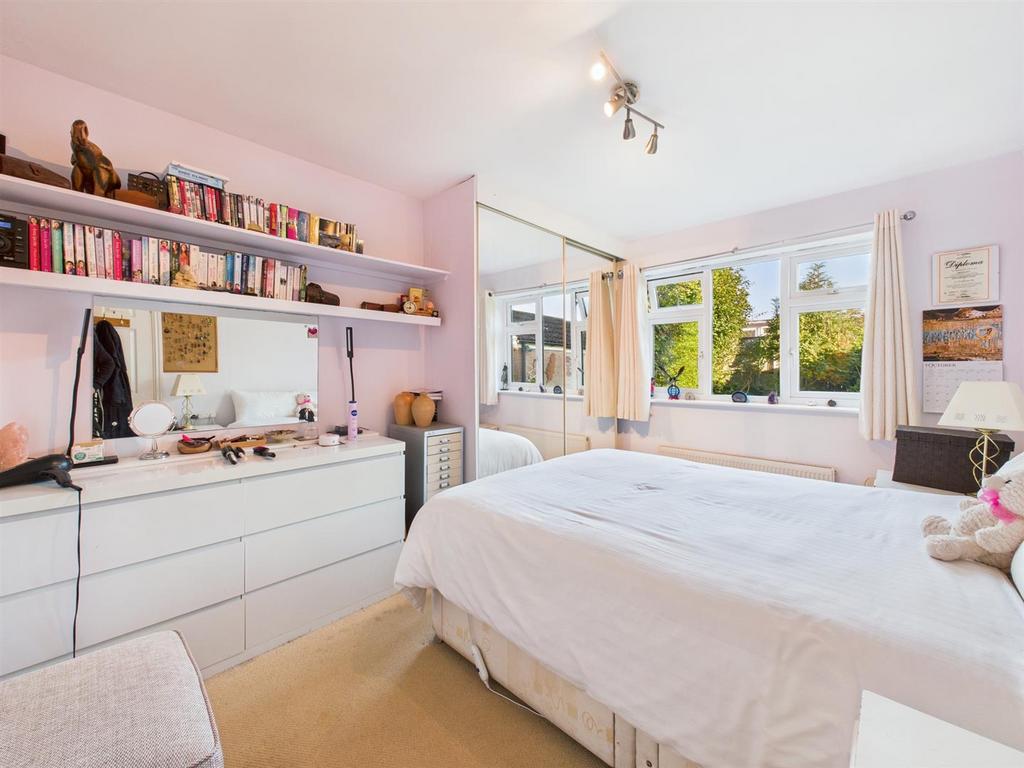 Bedroom: