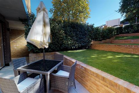 2 bedroom apartment for sale, Palmerston Road, Buckhurst Hill IG9