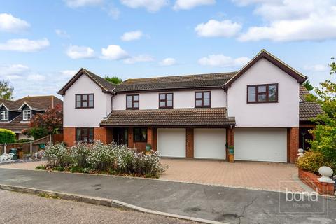 17 Chalklands, Sandon, Chelmsford, CM2 7TH
