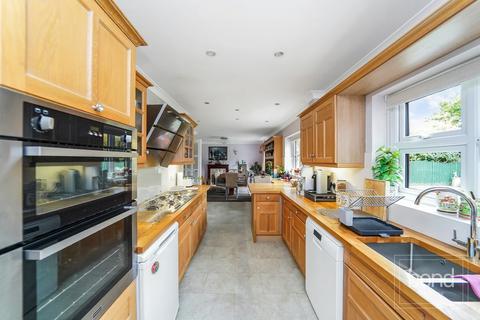 17 Chalklands, Sandon, Chelmsford, CM2 7TH