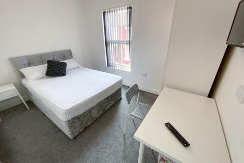 3 bedroom terraced house to rent, Grantham Street, L6 6BX,