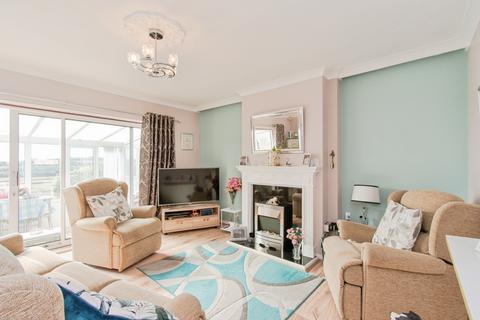 2 bedroom bungalow for sale, Park View, West Yorkshire WF10