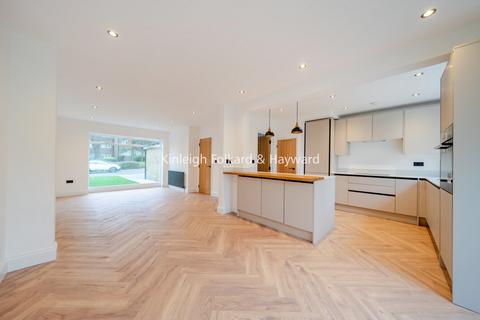 4 bedroom semi-detached house for sale, Stamford Drive, Bromley, BR2