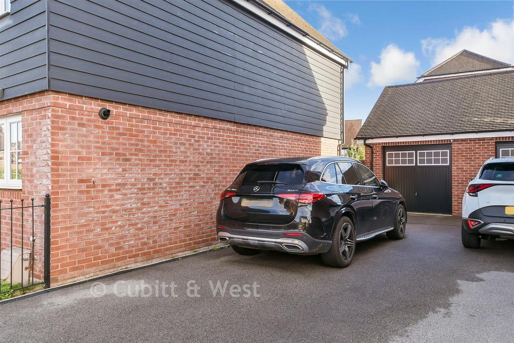 Driveway/Parking