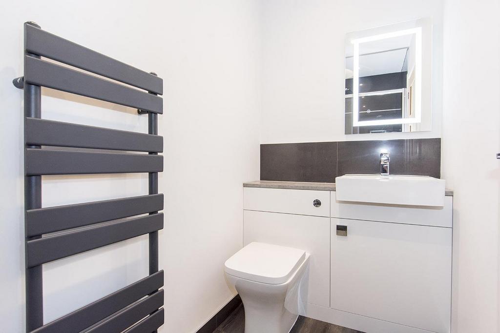 Master En-Suite