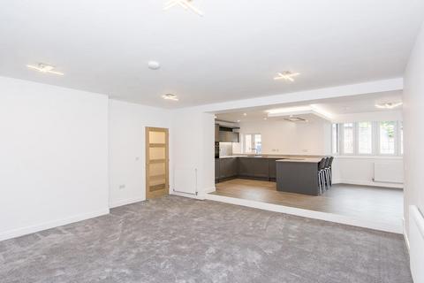 3 bedroom apartment for sale, High Street, Cottingham, Market Harborough