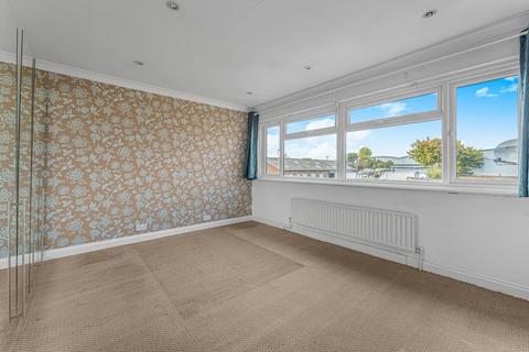 undefined, Long Lane, Staines-upon-Thames, TW19