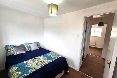 2 bedroom terraced house to rent, Nickelby Close, London SE28