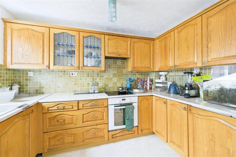 3 bedroom semi-detached house for sale, Popular position towards the West side of Clevedon
