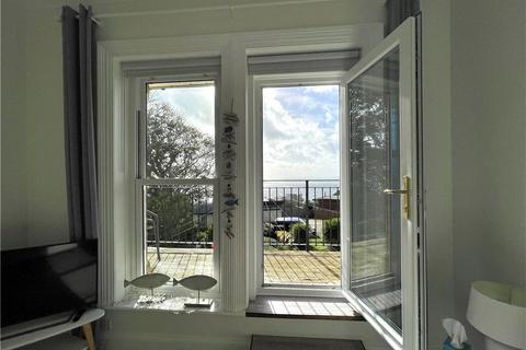 2 bedroom flat to rent, Avonmore Court, Southgrove Road, PO38