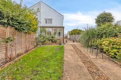 undefined, Rare Opportunity with Charming Cottages in Hempnall