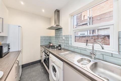 3 bedroom terraced house to rent, St Leonards Road, Leicester LE2