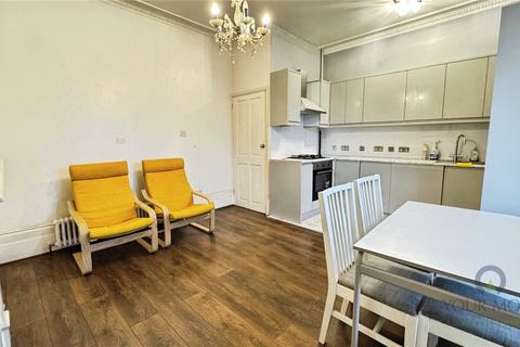 2 bedroom flat to rent, Shooters Hill Road, London SE3