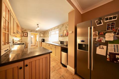 4 bedroom house for sale, Victoria Avenue, Hull