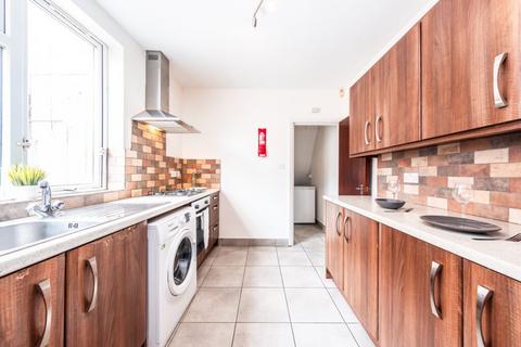 5 bedroom terraced house to rent, Hazel Street, Leicester LE2