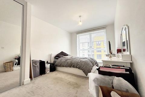 2 bedroom flat to rent, 82 Winterdale House, Eastern Avenue, Western Cros