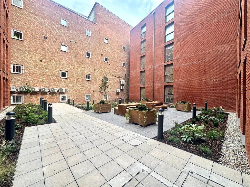 Communal garden 2 pic 1.jpeg