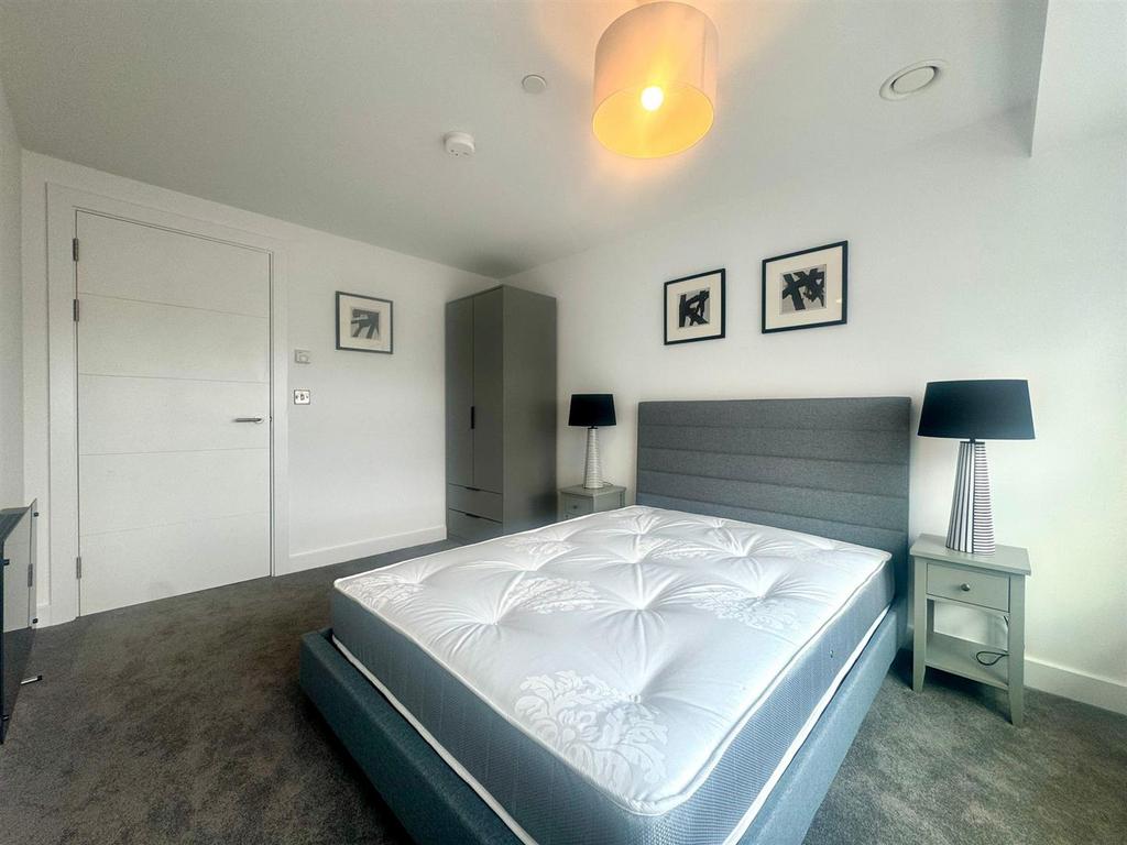 Bedroom pic 1.jpeg