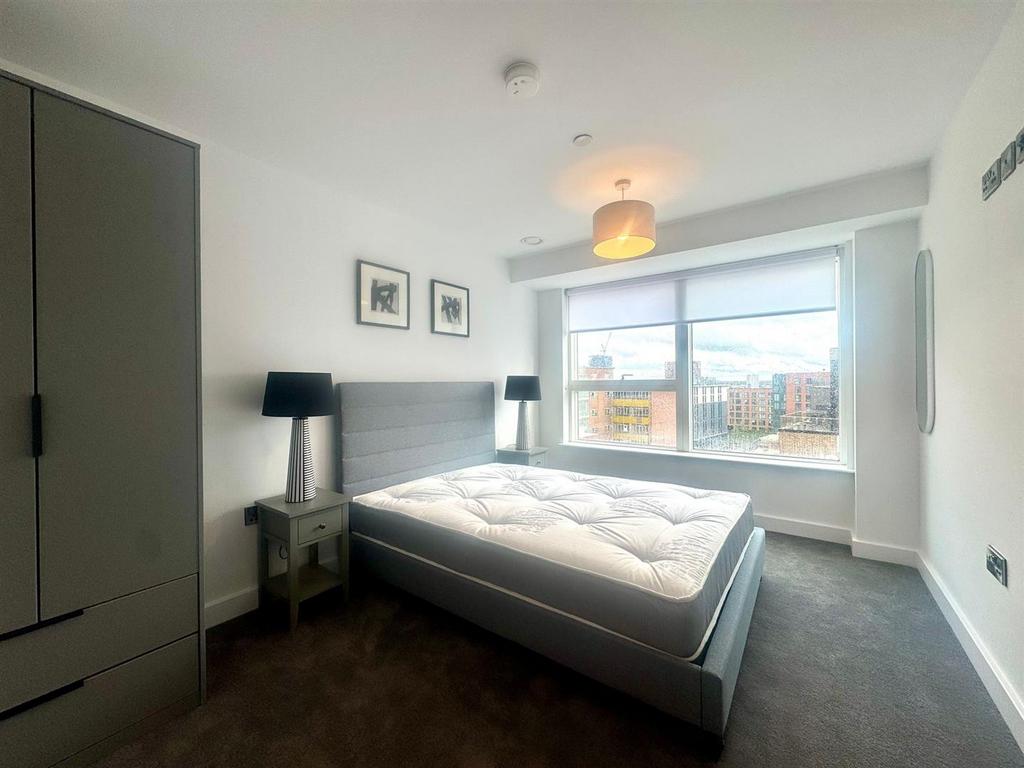 Bedroom pic 2.jpeg