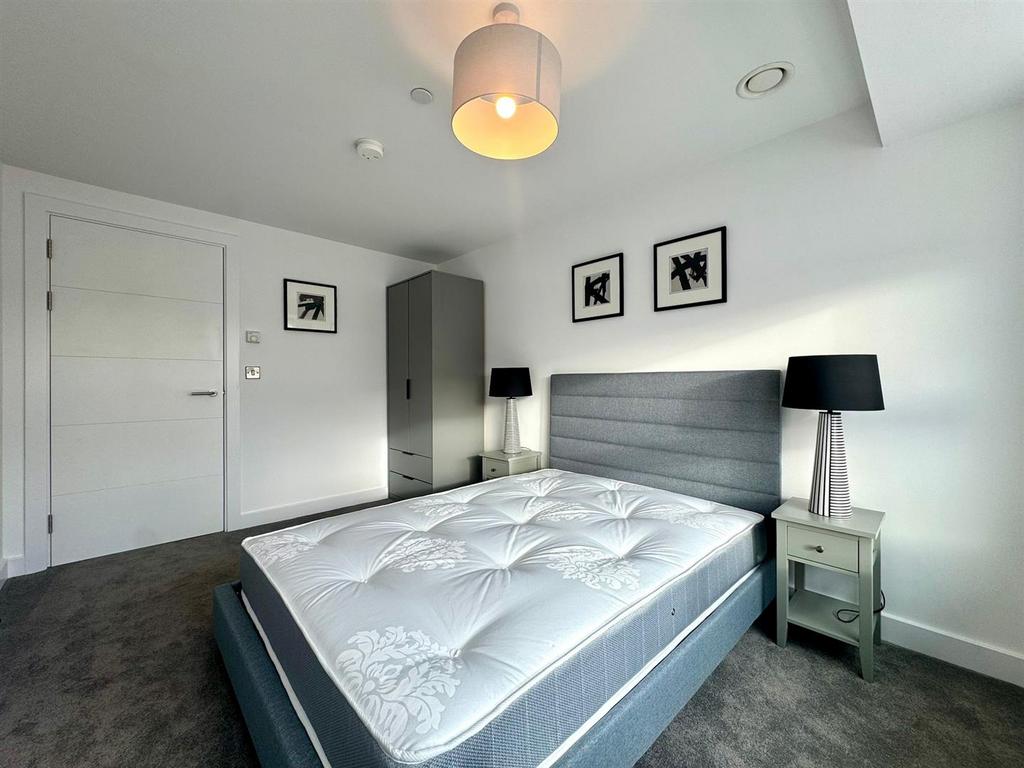 Bedroom pic 1.jpeg