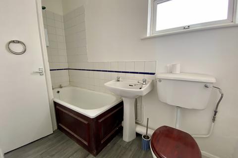 1 bedroom flat to rent, Flat 2, 132a High Street, Ryde, Isle of Wight