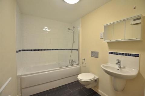 1 bedroom apartment for sale, Upper Street, Fleet GU51