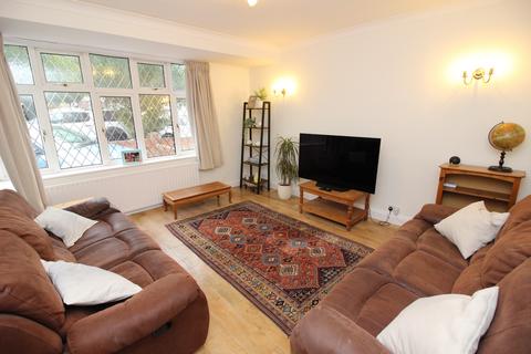 4 bedroom semi-detached house to rent, Rutherwyke Close, Stoneleigh KT17
