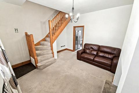 2 bedroom terraced house to rent, Albert Street, Prestwich, M25