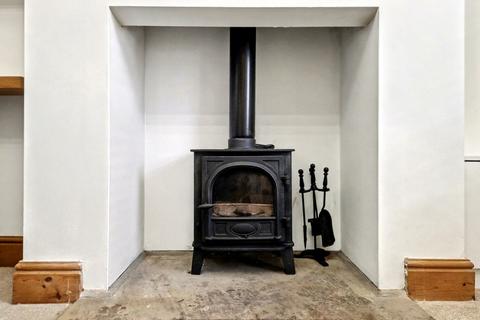 2 bedroom terraced house to rent, Albert Street, Prestwich, M25