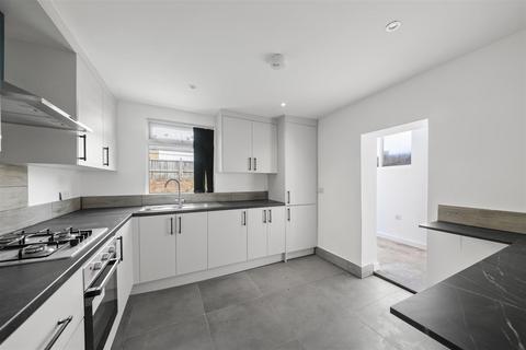 3 bedroom house for sale, Grosvenor Road, London W7