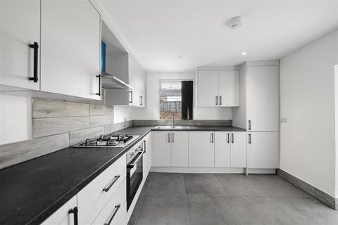 3 bedroom house for sale, Grosvenor Road, London W7