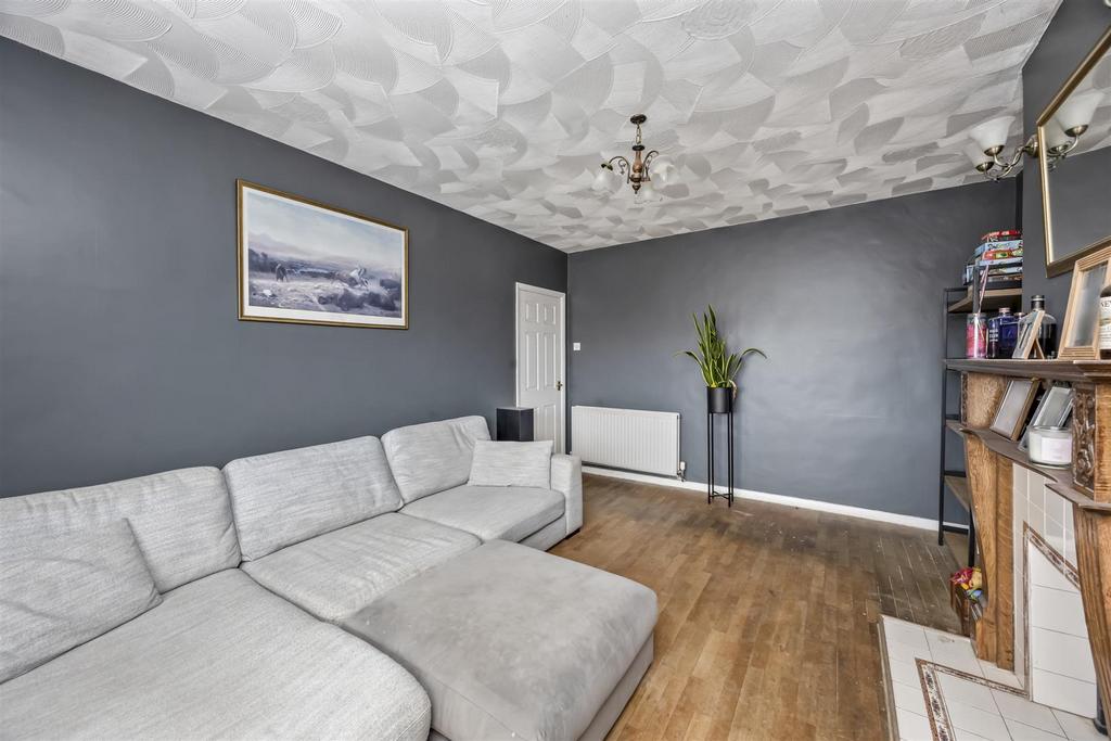 Living Room/Bedroom