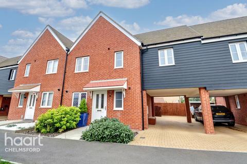 3 bedroom semi-detached house for sale, Foxglove Avenue, Chelmsford