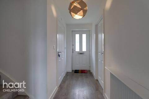 3 bedroom semi-detached house for sale, Foxglove Avenue, Chelmsford