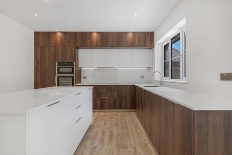 4 bedroom detached house for sale, Wilsom Road, Alton, Hampshire