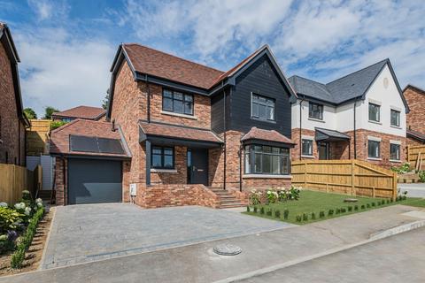 4 bedroom detached house for sale, Wilsom Road, Alton, Hampshire