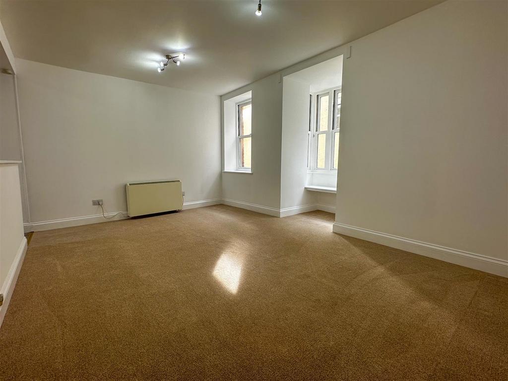 6 E8 FC4 FC-6 E18-4556-AAE4-F0 F165 B8 D022.jpeg