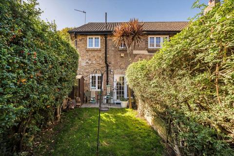 undefined, Rochester Mews, London W5