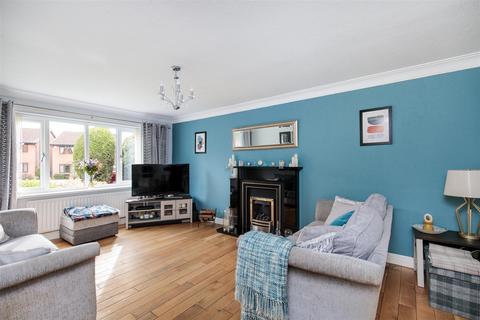 9 Blagdon Close, Morpeth, NE61 2PH