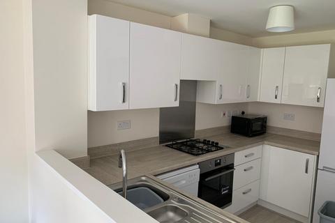 4 bedroom semi-detached house to rent, 22 Brambling Avenue, CV4 8NH