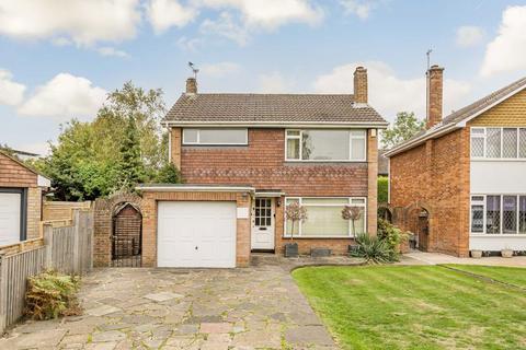 Elizabeth Gardens, Sunbury-On-Thames TW16